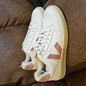 Vert/Veja V-12 white/pink 9.5